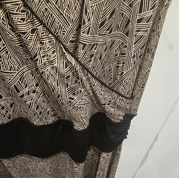 Max Studio Woman Abstract Faux Wrap Dress Black Tan Midi Sleeveless Size XL/1X - Picture 4 of 8